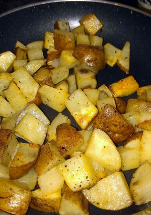A picture of papas fritas (fried taters).