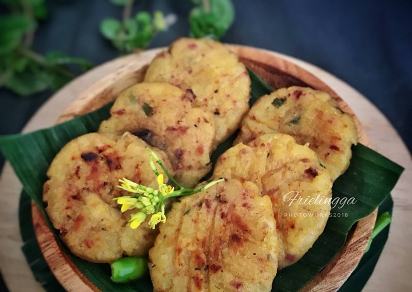 Frikadeller /Perkedel kentang panggang- corned beef