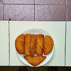 A picture of Nugget makaroni brokoli keju frozen (rasa seperti sop sayur dalam adonan).