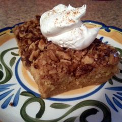 A picture of pumpkin crunch caramel cake.