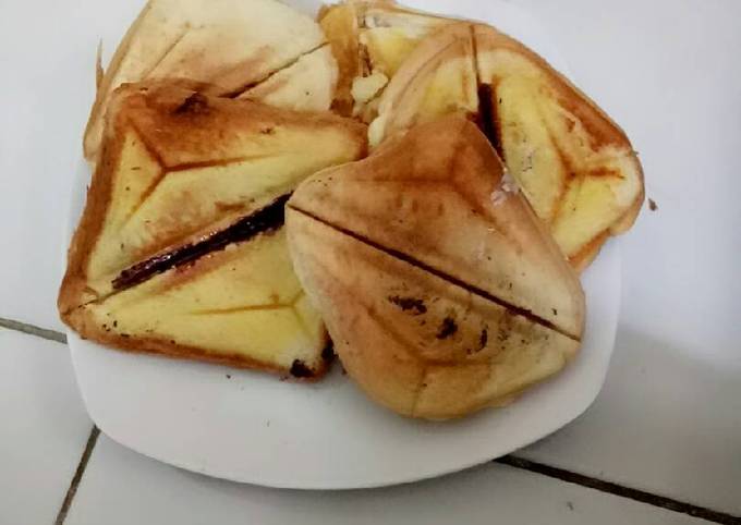 Resep Roti bakar aneka rasa oleh fajriyah - Cookpad