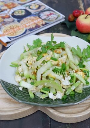 Hình của món Bầu Xào Trứng.