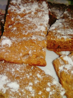 Una foto de Brownie de yogurt, coco y chocolate 💚 ❤ 💜