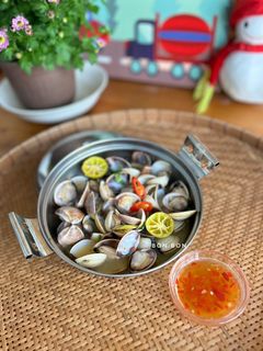 Hình của món Nghêu Hấp Sa Tế.
