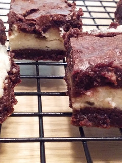 A picture of Cheesecake Brownies.