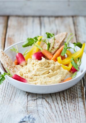 A picture of Simple Houmous (Hummus).