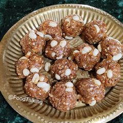 A picture of Red Chuda Mixed Ladoos.