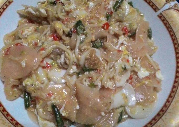 Seblak kerupuk ikan,pedaaas ala 👆 😋😋😋