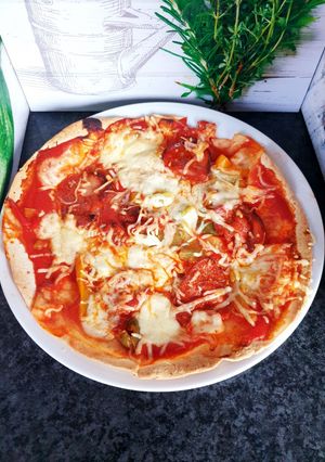Une photo de Pizza 🍕 wrap au chorizo 😋