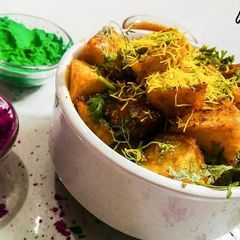 A picture of Aloo Chat.