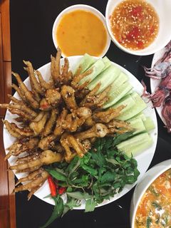 Hình của món Chân gà chiên mắm tỏi.