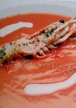 Una foto de Crema de cigalas y langostinos