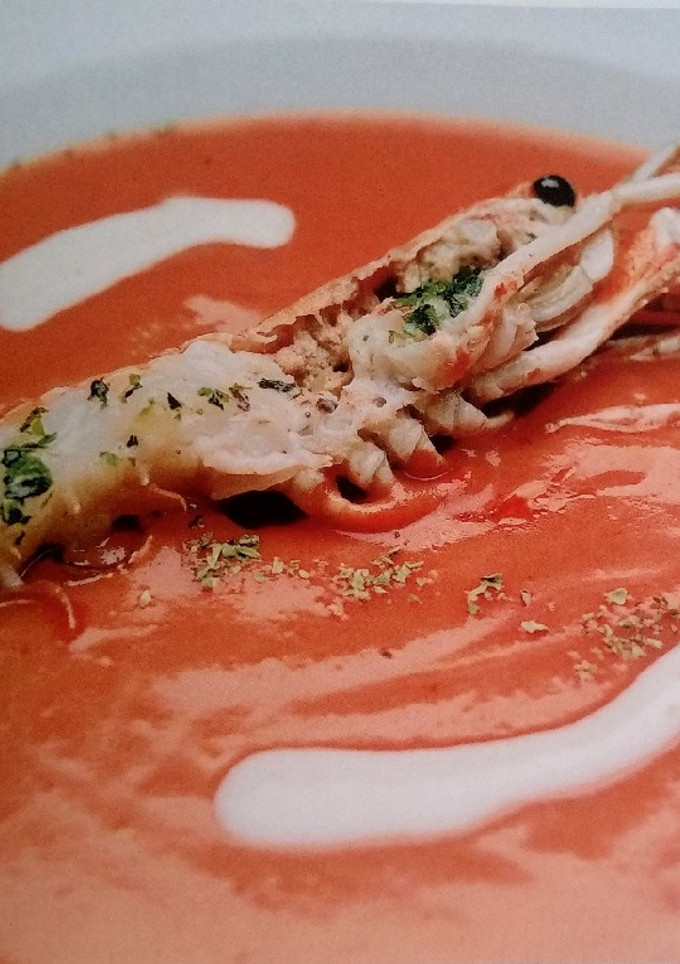 Una foto de Crema de cigalas y langostinos