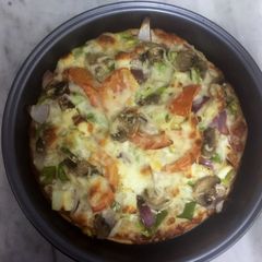 A picture of Veg pizza 🍕.