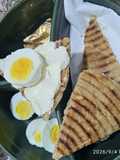 Harcha, fromage et oeufs