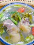 Canh đầu,cổ,cánh,chân gà nấu lá giang