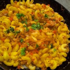 A picture of Macaroni with leftover filling.