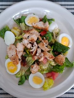 A picture of Healthy, easy and light chicken salad.