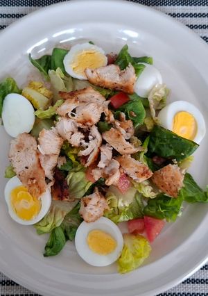 A picture of Healthy, easy and light chicken salad.