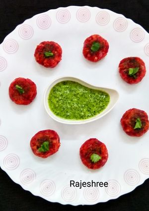 A picture of Amla and Beetroot Tikki.
