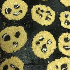 Una foto de Galletas de avena, coco y oreo