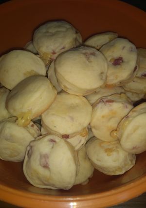 Una foto de Scones de jamón y queso