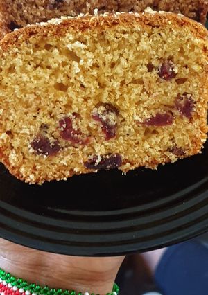 A picture of Delish Orange Cranberry Pound Cake.