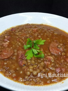 Una foto de Lentejas con chorizo y jamón