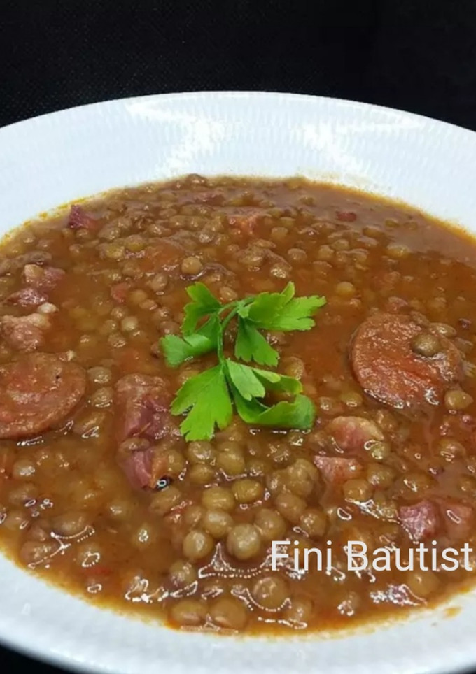 Una foto de Lentejas con chorizo y jamón