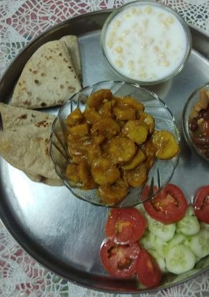 कच्चे केले की सब्जी (Kache kele ki sabzi recipe in Hindi) रेसिपी मुख्य फोटो