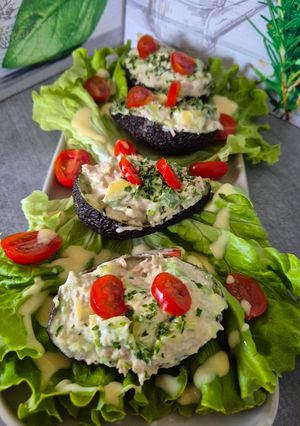 Une photo de Avocats 🥑farcis au thon