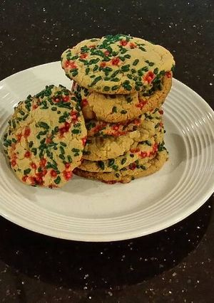 A picture of Peanut Butter Chunk Cookies.