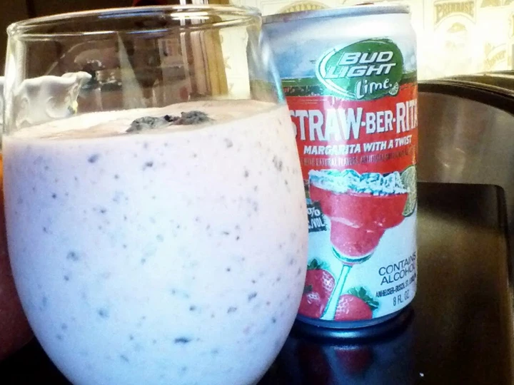 Easy Steps to Make Juicee's Smoothie the Can Spoil the Tongue Really delicious