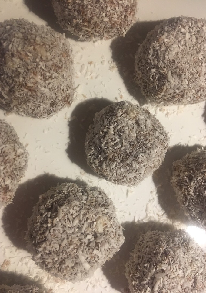 Una foto de Bombones de avena, Nutella, pasta de maní, chocolate y dulce de leche