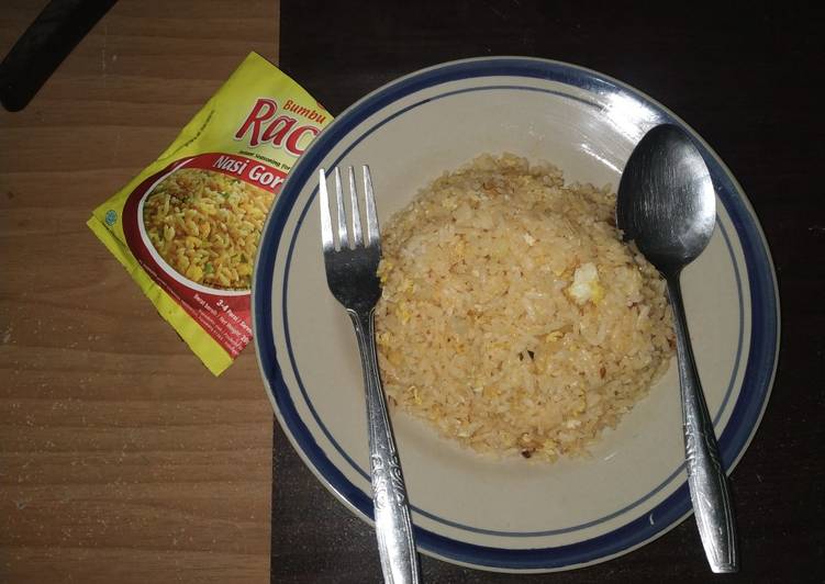Cara Gampang memasak Nasi goreng Racik versi Ngebut yang nikmat