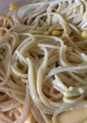 Una foto de Spaghetti blanco