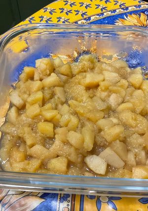 Une photo de Compotée de pommes à la vanille et sirop d’érable