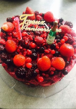 Une photo de Charlotte aux fruits rouges