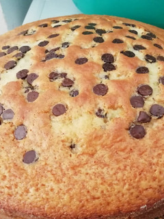 Una foto de Bizcocho de yogurt con pepitas de chocolate