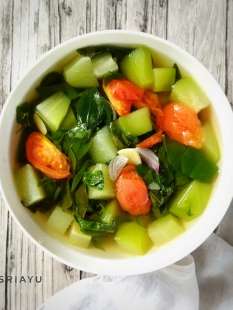 Langkah Gampang Membuat Resep  Sayur Bening Katuk dan Labu Siam yang Enak Banget, Menggugah Selera