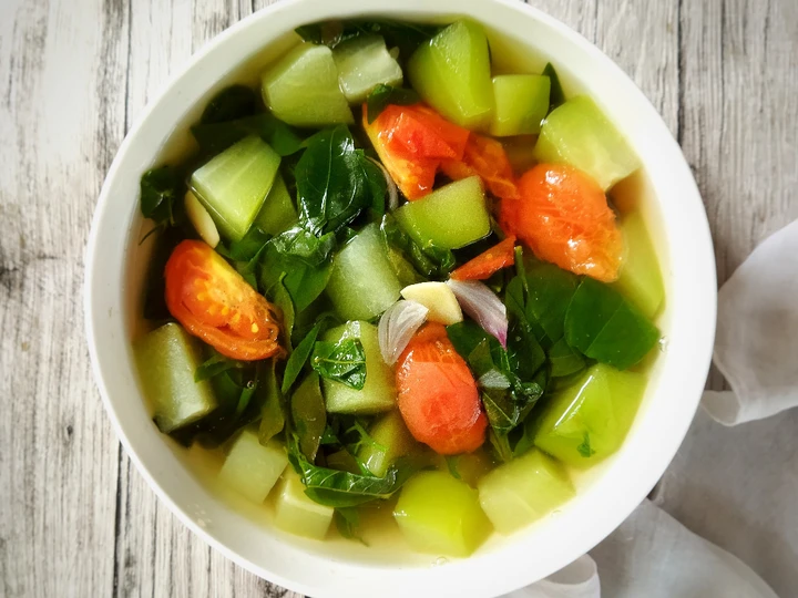 Langkah Gampang Membuat Resep  Sayur Bening Katuk dan Labu Siam yang Enak Banget, Menggugah Selera
