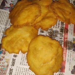 A picture of Mathri.