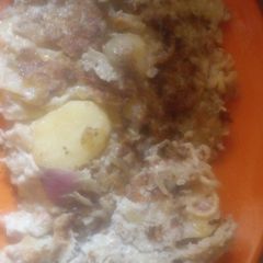 A picture of Potatoes and noodles omelette.