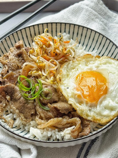 Foto resep Gyudon ala Yoshinoya Rice Bowl