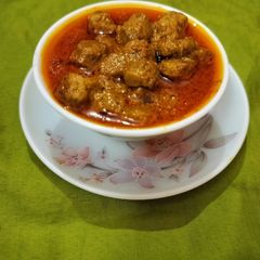 A picture of Soya chunks curry.