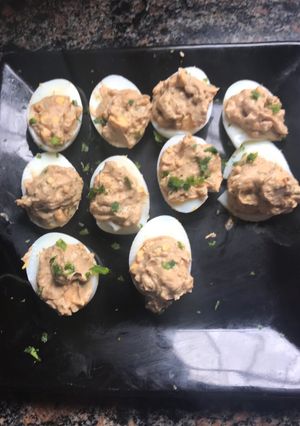 Una foto de Huevos rellenos fáciles