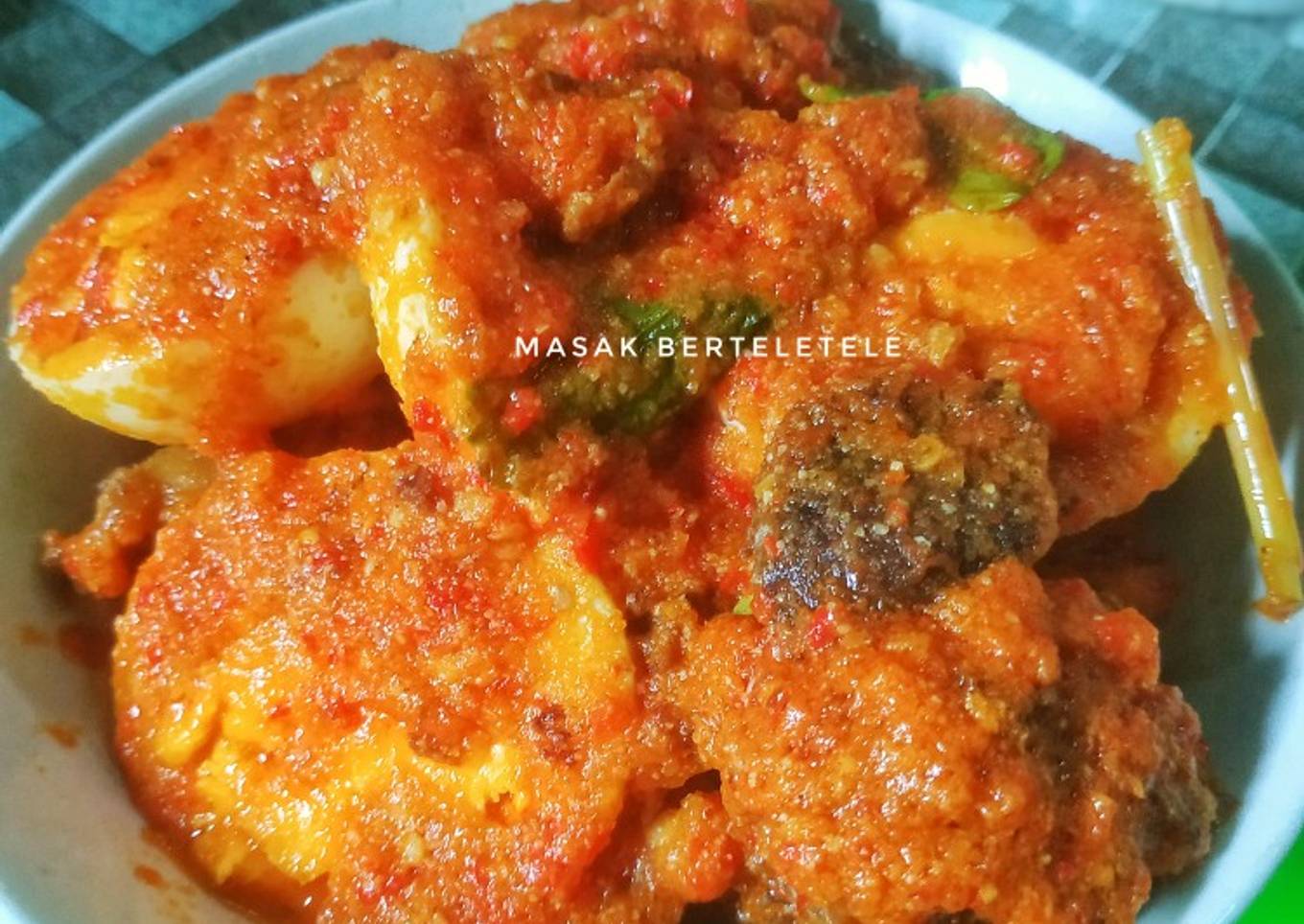 Rica-rica ayam telur