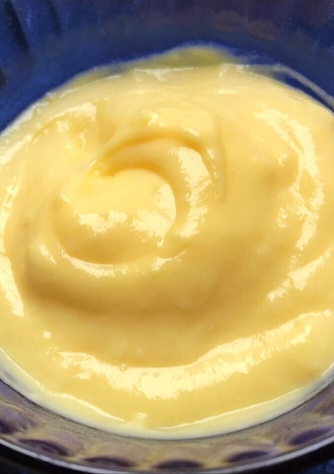 Una foto de Lemon curd LIGHT sin azúcar ni manteca al microondas 2 minutos. Receta original de Geri