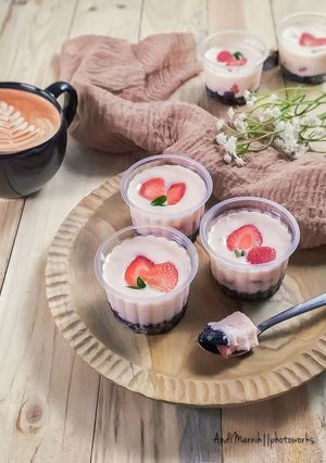 Foto resep Mini Strawberry Mousse (no bake)