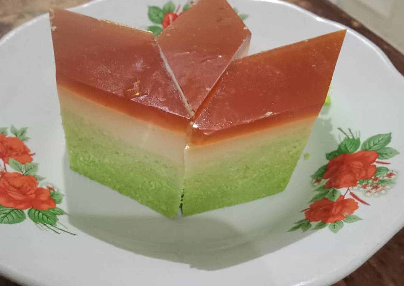 Cake Lapis Pandan Puding Susu Karamel